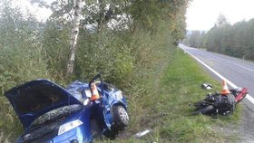 Po střetu auta s motocyklem na Českokrumlovsku zemřeli oba řidiči