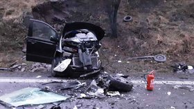 Vážná dopravní nehoda se stala u obcí Lišnice a Vyšehorky. Zranilo se pět lidí včetně dětí (19. 12. 2021).