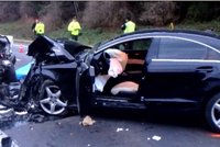 Tragická nehoda na Mostecku: Po srážce aut na místě zůstali 2 mrtví!
