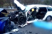 Tragická nehoda na Prachaticku: Dva lidé zemřeli, hlavní tah na Německo byl uzavřen