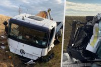 Tragédie na Mělnicku: Po srážce osobáku, kamionu a dodávky zemřel člověk