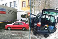 Děsivé nehody soboty: Smrt u stromu a kamióny v domě!