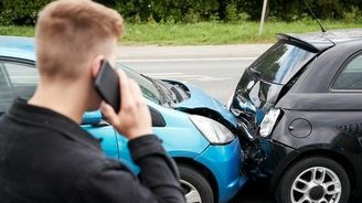 Odškodnění dopravní nehody: Kdo má nárok na kompenzaci a jak správně postupovat