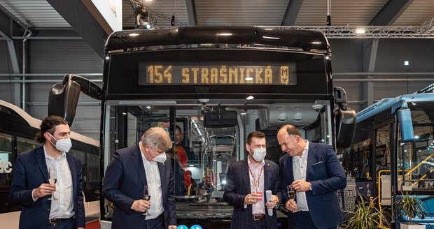 Nový elektrobus Škoda E&#39;City 36 BB, který jezdí v hlavním městě.