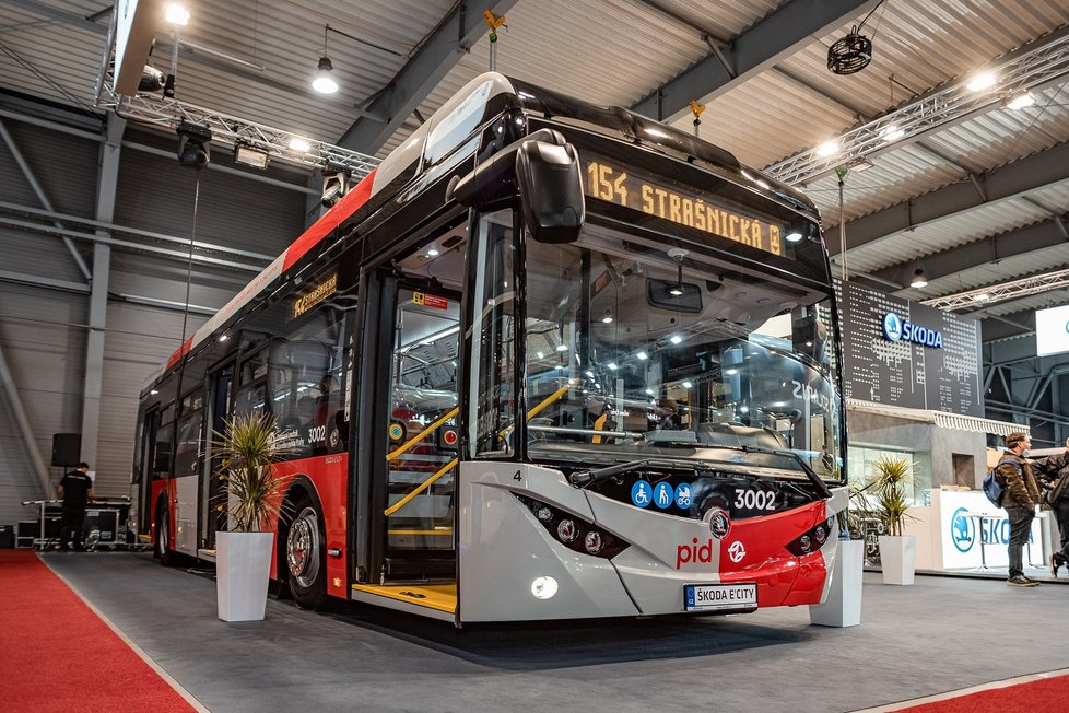 Nový elektrobus Škoda E&#39;City 36 BB, který bude jezdit v hlavním městě.