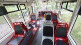 Čalounění v tramvajích nahradí plast: Pražský dopravní podnik vymění sedačky