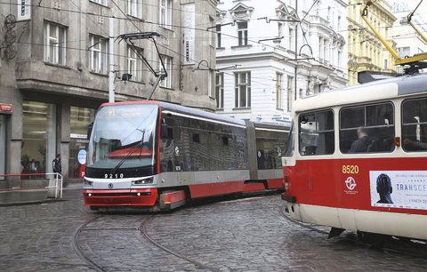 Údržba trati u Lazarské: Osm linek pojede jinak, pouze však v jednom směru