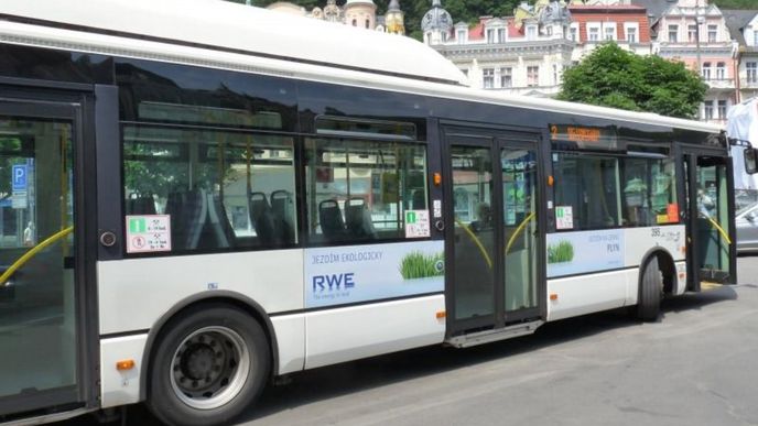 Dopravní podnik v Karlových Varech vlastní 20 autobusů na CNG (ilustrační foto)