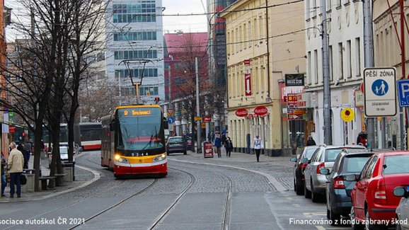 Nejtěžší otázka z autoškoly? Tenhle chyták prohlédne málokdo