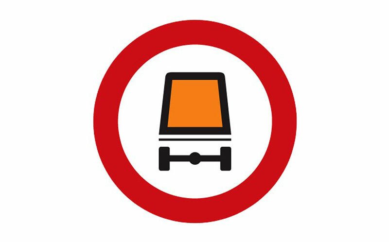 Dopravní značka B18 - Zákaz vjezdu vozidel přepravujících nebezpečný náklad