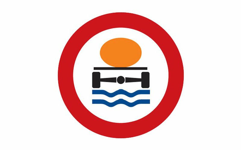 Dopravní značka B19 - Zákaz vjezdu vozidel přepravujících náklad, který může způsobit znečištění vody