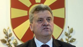 Makedonský prezident Ďorge Ivanov zastavil trestní stíhání všech politiků podezřelých ze zapojení do skandálu s odposlechy, který v balkánské zemi způsobil politickou krizi.