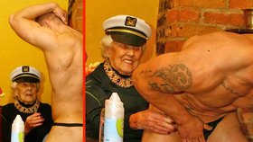Nadržená babča: 100. narozeniny oslavila se striptérem, sama si ho objednala