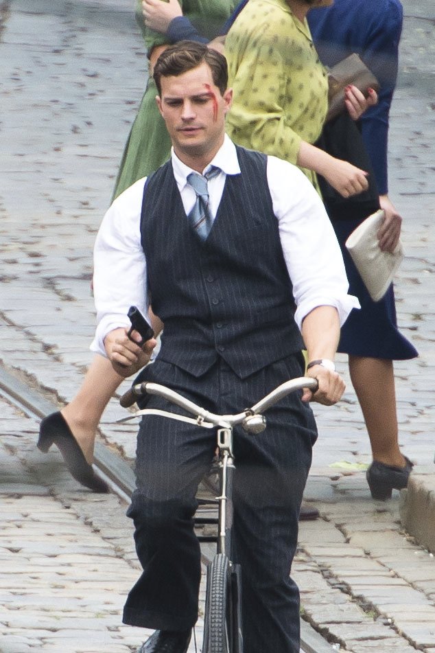 Jamie Dornan při natáčení filmu Anthropoid