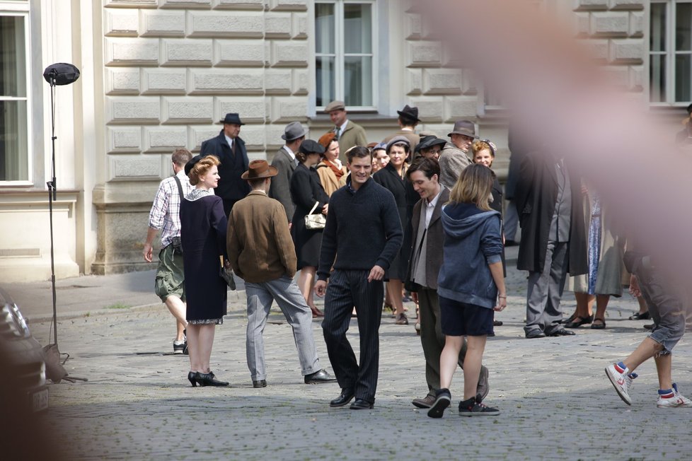 Jamie Dornan a Cillian Murphy natáčeli s oběšencem.
