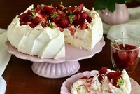 Lehoučký dort Pavlova: Recept a fotonávod krok za krokem!