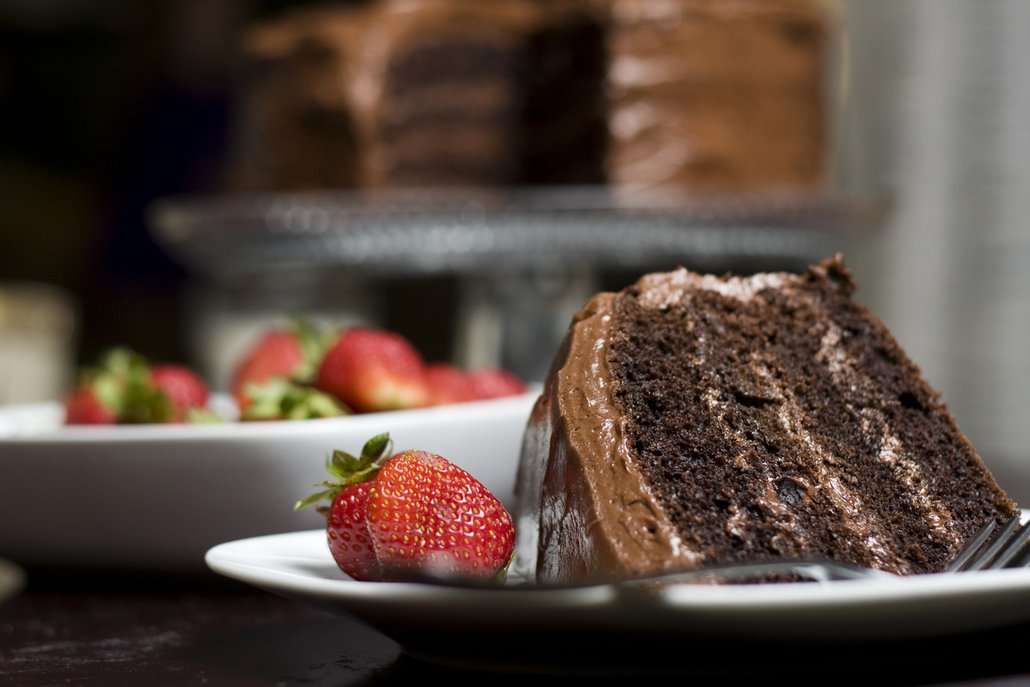 Milujete-li čokoládu, pak musíte vyzkoušet hříšně dobrý Devil’s food cake.