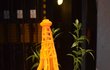 Eiffelova věž vyřezaná z muškátové dýně.
