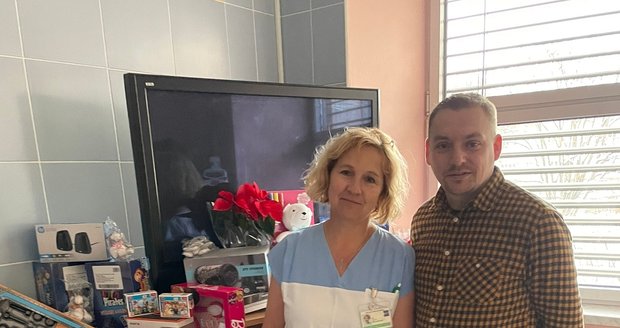 Jiří Zahradník (40) dělá radost dětem s onkologickým onemocněním. Aby jim splnil všechna vánoční přání, začal prodávat dorty.