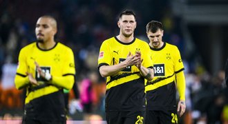 Dortmund znovu ztratil, tentokrát v Augsburgu. Lipsko už je třetí