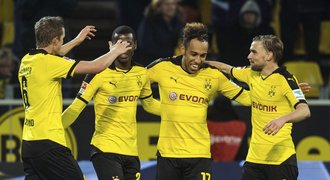 Dortmund rozdrtil Stuttgart, Bayern porazil Daridovu Herthu