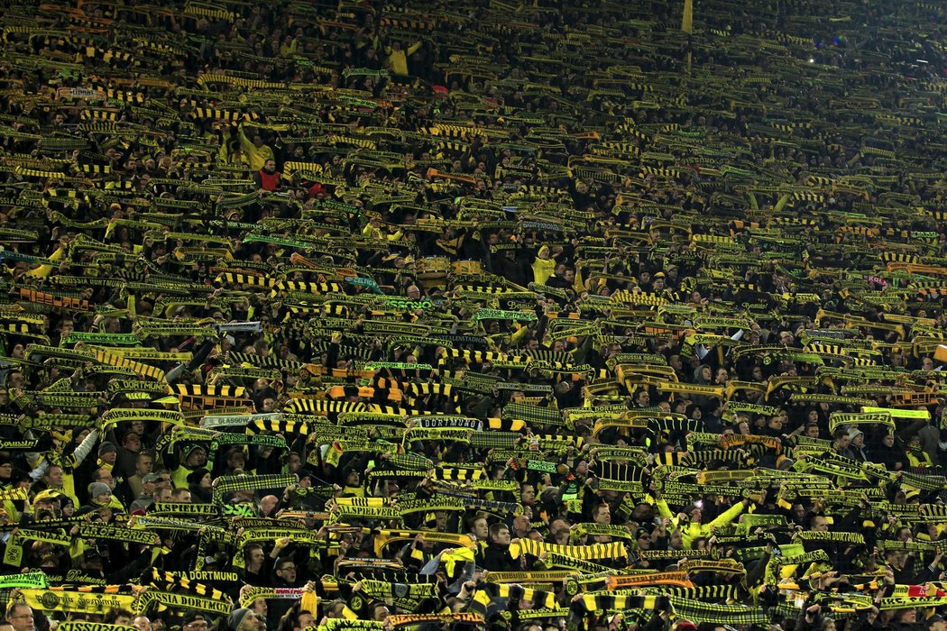 Fanoušci Borussie Dortmund na počest zesnulého fanouška utichli