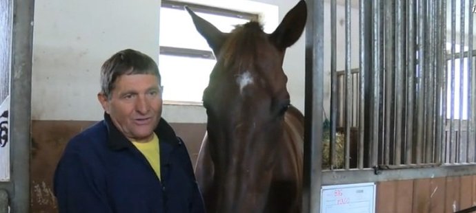 Josef Váňa představil pro iSport TV koně, které připravil na Velkou pardubickou