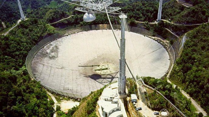 Dosud největší teleskop umístěný v Portoriku. Měří více než 300 metrů napříč