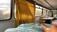 Mladý pár koupil londýnský dvoupatrový autobus Double Decker a přestavěl si ho dům