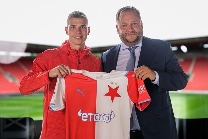 Douděrův agent Müller v ostré diskuzi s fanoušky: Pořád nechápu, co vlastně udělal Douděrův agent Müller v ostré diskuzi s fanoušky: Pořád nechápu, co vlastně udělal