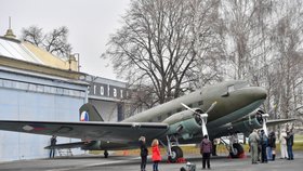 Letoun Douglas DC-3 "Dakota".