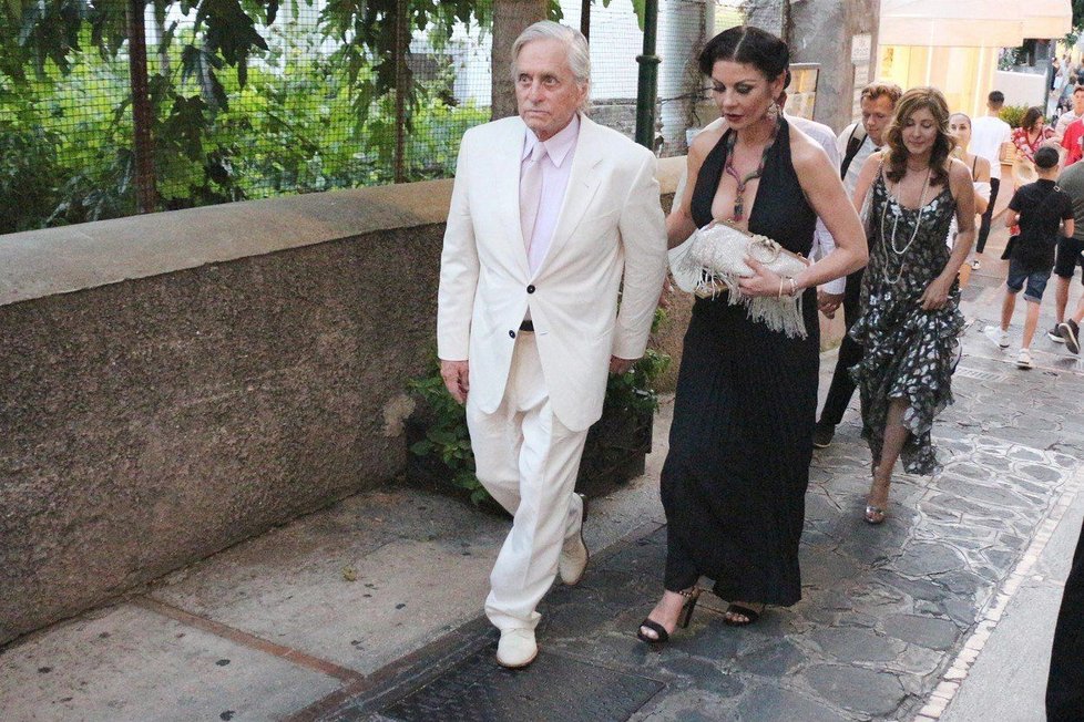 Michael Douglas a Catherine Zeta-Jonas na Capri