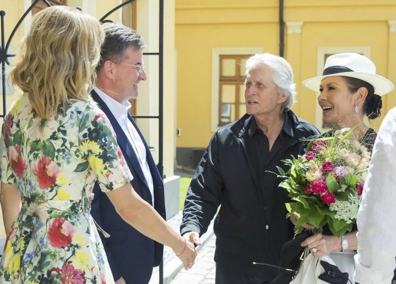 Michael Douglas a Zeta-Jones na Slovensku