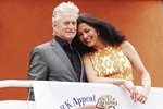 Červenec 2010: Takhle se Michael Douglas změnil během roku a půl. Jeho žena Catherina vypadá pořád skvěle.