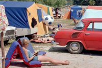 Dovolená na Mácháči za socialismu: Týdenní pobyt za 80 Kčs spasil všechny bez výjezdní doložky