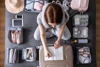 Letíte k moři? Pomůže vám univerzální seznam, co si s sebou sbalit