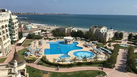 Dovolená v Bulharsku: Pohled z hotelu Sunset Resort na Bulharské riviéře nedaleko Burgasu