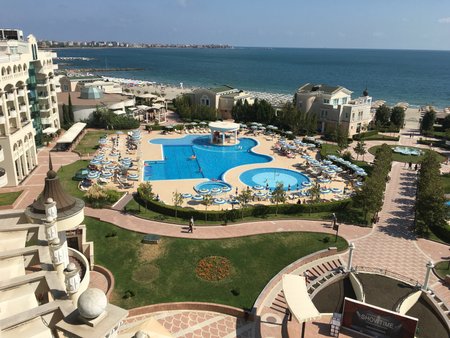 Dovolená v Bulharsku: Pohled z hotelu Sunset Resort na Bulharské riviéře nedaleko Burgasu