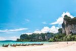 Thajsko se může chlubit rajskými plážemi. Jedna z nejkrásnějších je pláž Railay poblíž města Krabi.