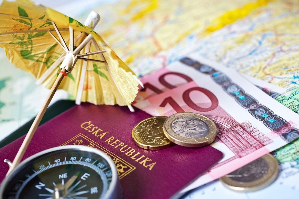 Lednové výplaty Čechů padnou na letní dovolenou: Oproti loňsku si připlatíte za zájezd přes 400 korun.
