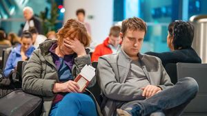 Zoufalí dovolenkáři v pasti: Neletí to, co teď? Jak je to s pojištěním, odškodným a co když dojdou léky? Zoufalí dovolenkáři v pasti: Neletí to, co teď? Jak je to s pojištěním, odškodným a co když dojdou léky?