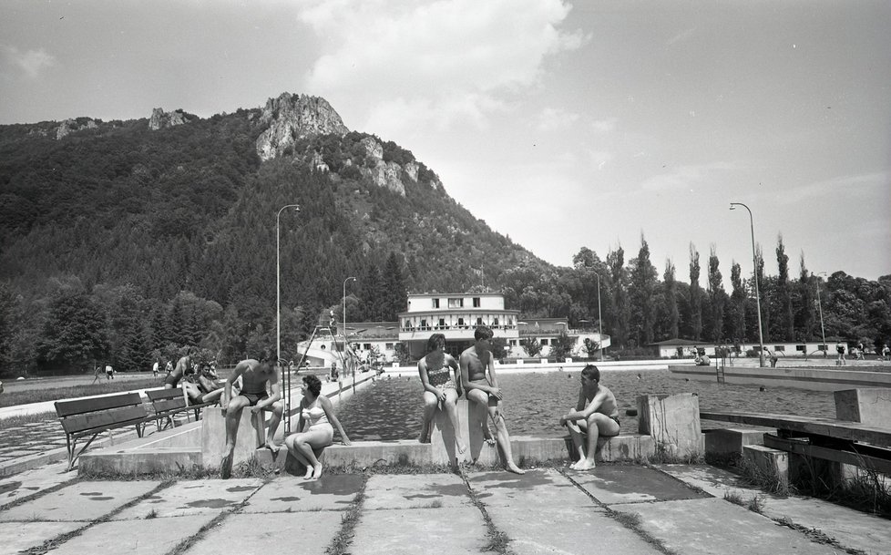 Takhle si užívali dovolenou naši rodiče.