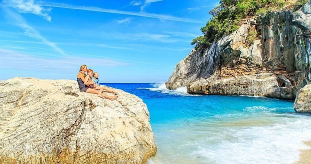 Rodinná dovolená na Sardinii, to je zejména koupání na nádherných plážích