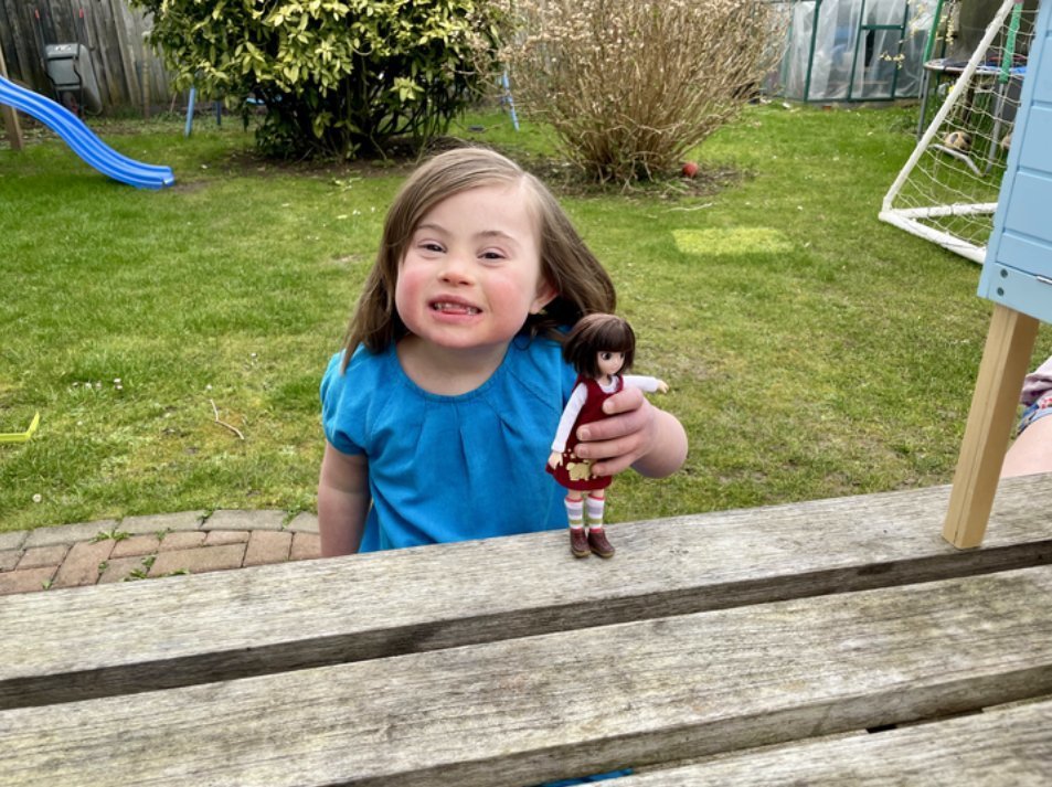 Panenka inspirovaná Rosie Barnetovou (6) s Downovým syndromem