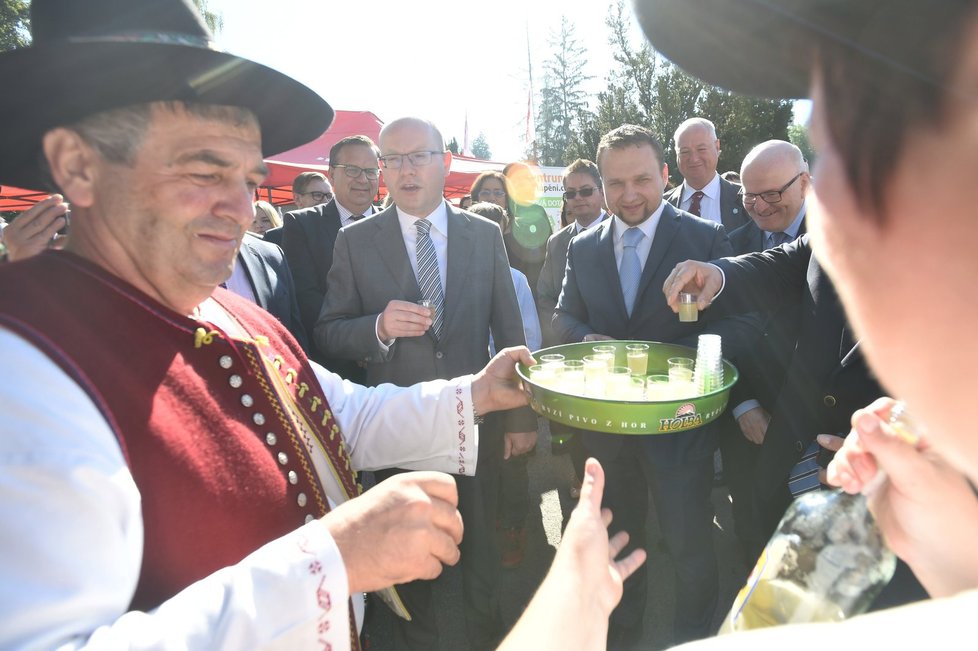 Politici zahájili Národní dožínky, mluvili o podpoře zemědělců.