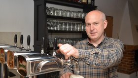 Rantířovský starosta a současně i hostinský Tomáš Novotný (43) označil chystanou sazbu na točené a lahvové pivo za Kocourkov.