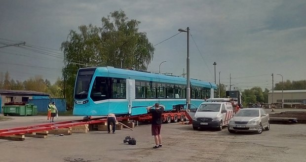 Do Ostravy dorazila nejmodernější tramvaj v republice za 28,5 milionu.