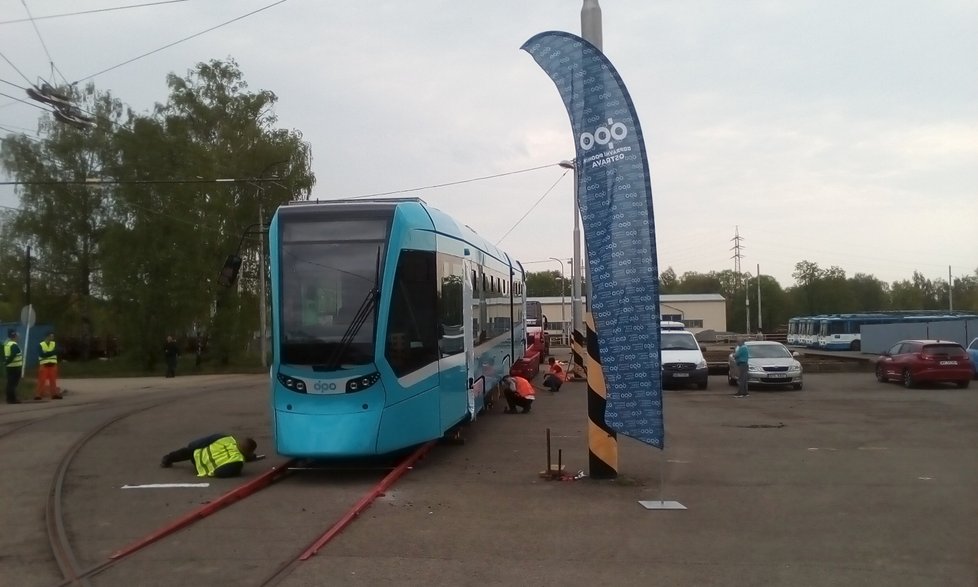 Do Ostravy dorazila nejmodernější tramvaj v republice za 28,5 milionu.