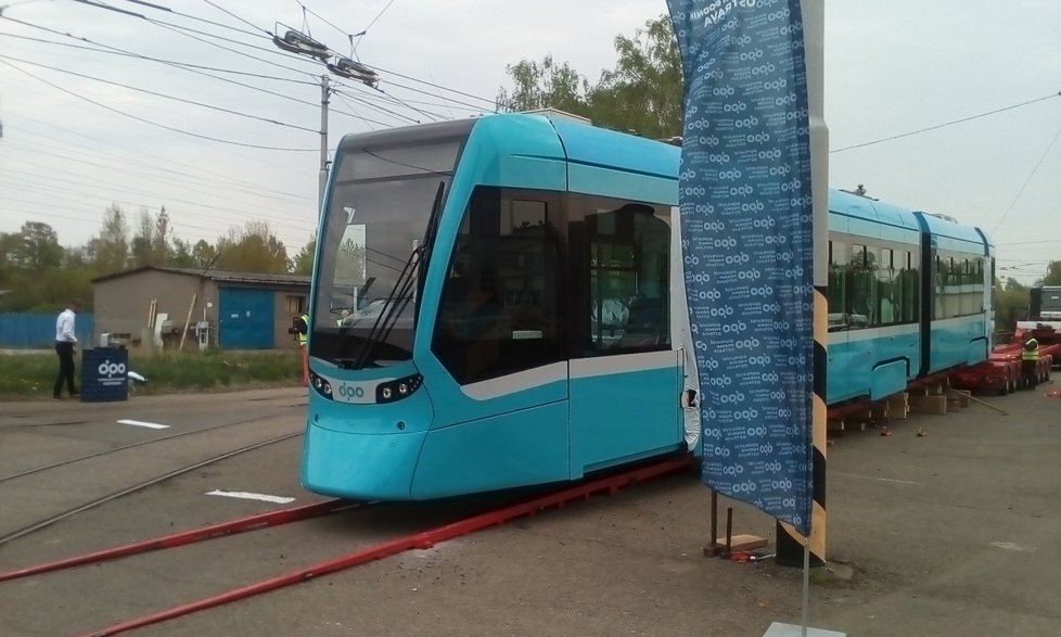Do Ostravy dorazila nejmodernější tramvaj v republice za 28,5 milionu.