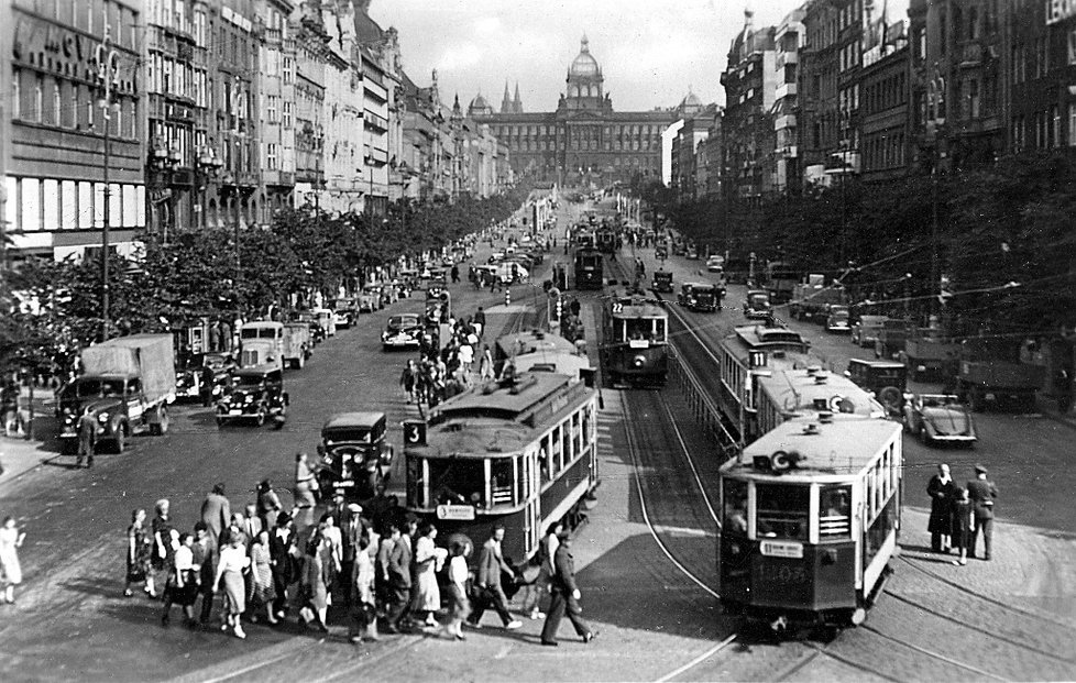 Tramvaje v minulosti jezdily i po Václavském náměstí
